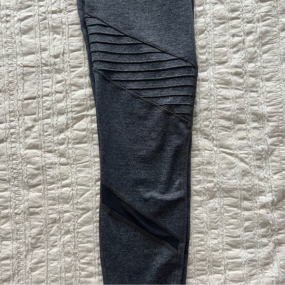 Old Navy Go-Dry Active Cropped Leggings - XS - Picture 3 of 3